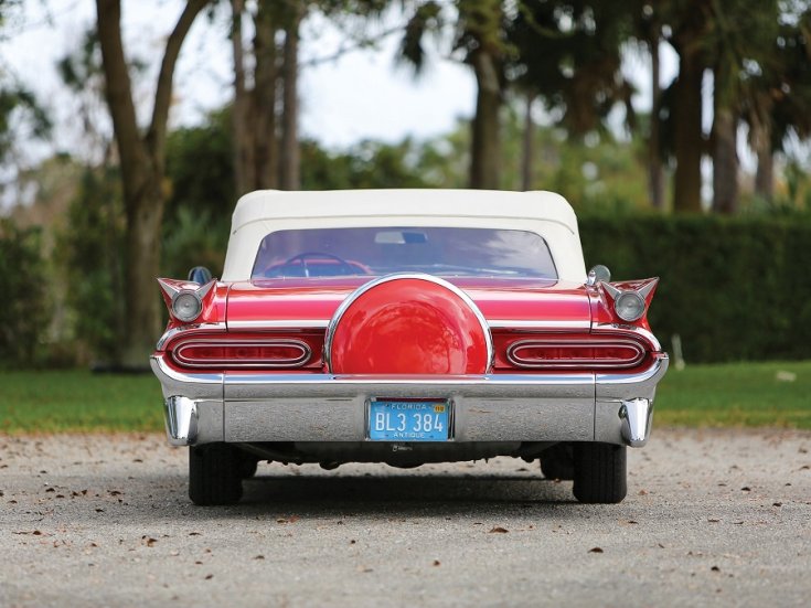 1959 Pontiac Bonneville, vörös kabrió, feneke plusz Continental Kit, elölnézet, szemből, távolnézet, ráközelítve