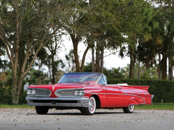 1959 GM Pontiac Bonneville 420 Tri-Power Hydra-Matic, vörös kabrió, elölnézet, oldalnézet, balról, távolról ráközelítve, alulnézet
