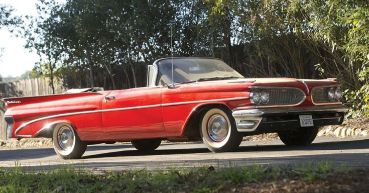 2013 Kalifornia RM Sotheby’s aukció, 1959 Pontiac Catalina, 2+2 kabrió, vörös, oldalnézet, jobbról