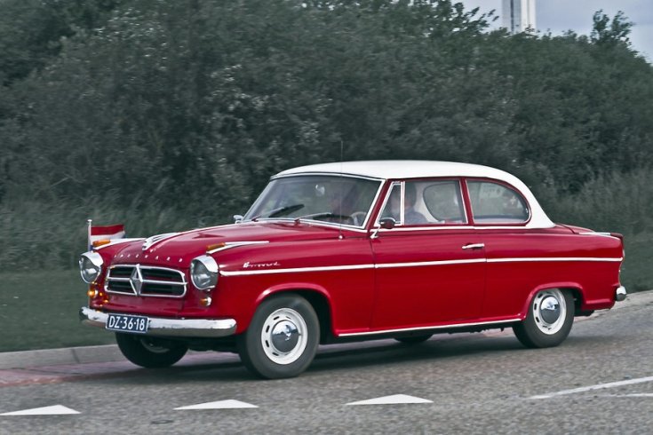1960 Borgward Isabella, vörös kupé fehér tetővel, elölnézet, oldalnézet, balról, ráközelítve