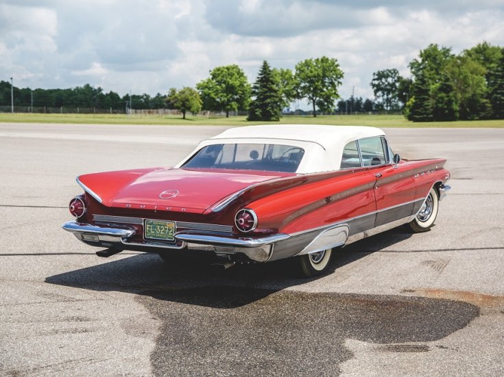 1960 Buick Electra, meggyvörös kabrió, hátulnézet, oldalnézet, jobbról, távolról