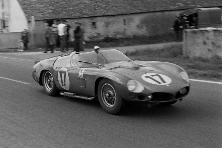 1961-es NART Ferrari 250 Testa Rossa menet közben