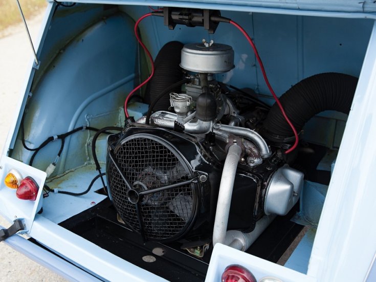 1964 Citroen 2 CV, 4x4 Sahara, babakék, nyitott motortér, hátsó motor, hátulnézet, döntve, jobbról