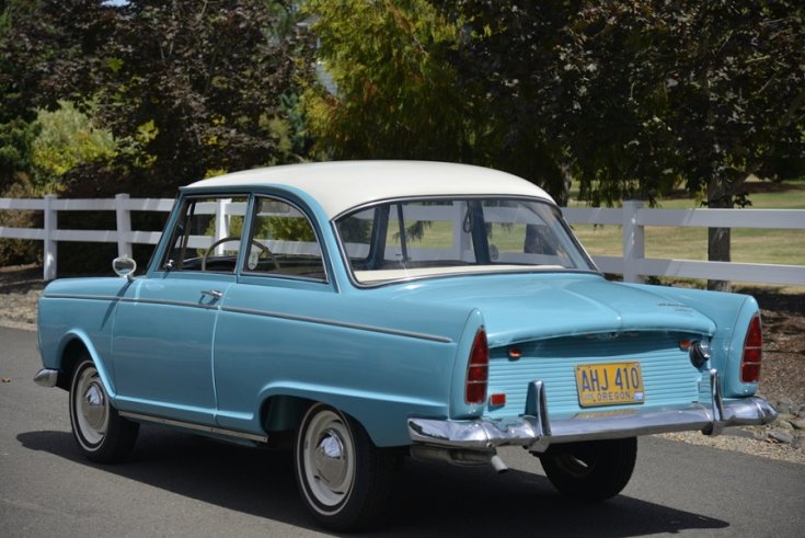 1962 DKW Junior F12, baba kék, fehér tetővel, hátulnézet, oldalnézet, jobbról döntve, ráközelítve