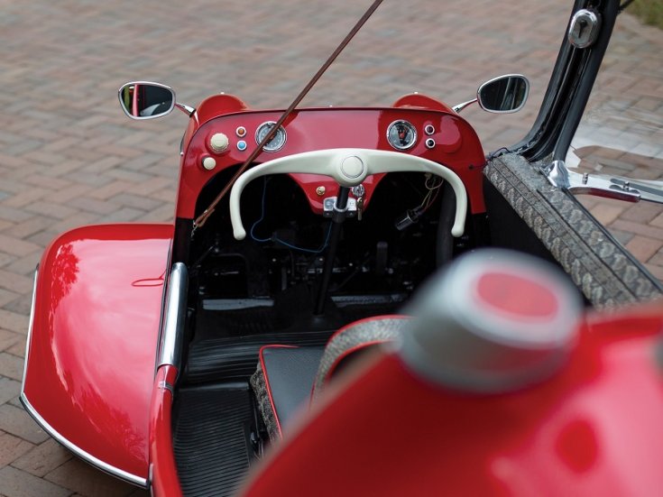1964 Messerschmitt KR 201 roadster, meggyvörös, műszerfal, elölnézet, szemből, távolról