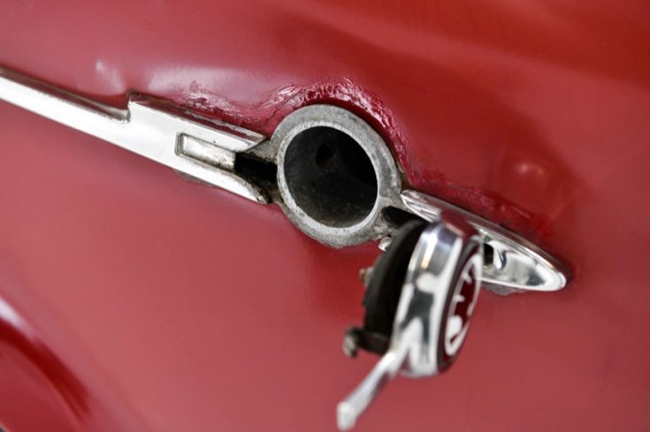 1965 Skoda 1100 MB, vörös, nyitott tanksapka, oldalnézet, jobbról