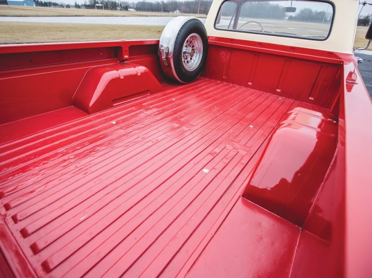 1965 Mercury M-100, piros, plató, felülnézet, oldalnézet, jobbról