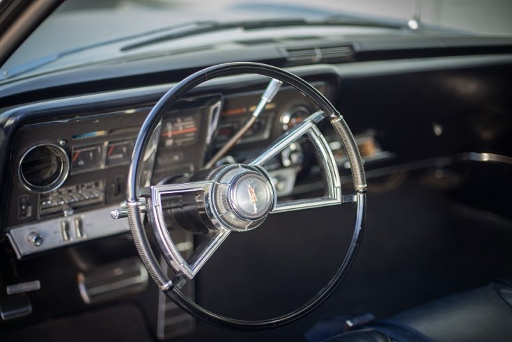 1966 Oldsmobile Toronado, műszerfal, fekete, oldalnézet, jobbról