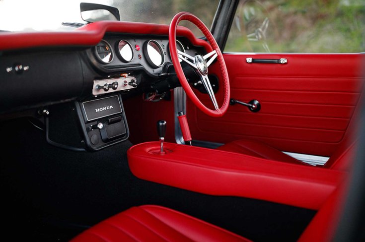 Daniel Wu 1968-as Honda S800 restomod tuningautójának beltere