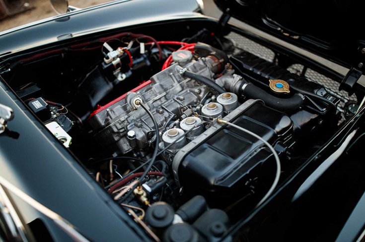 Daniel Wu 1968-as Honda S800 restomod tuningautójának motortere