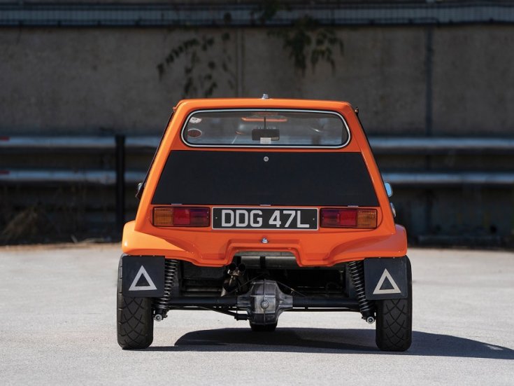 1972 Bond Bug 700ES, narancssárga, hátulnézet, szemből