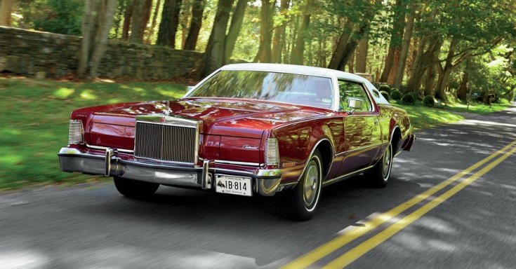 1972 Lincoln Continental Mark IV, piros, előlnézet, csukott bukólámpák
