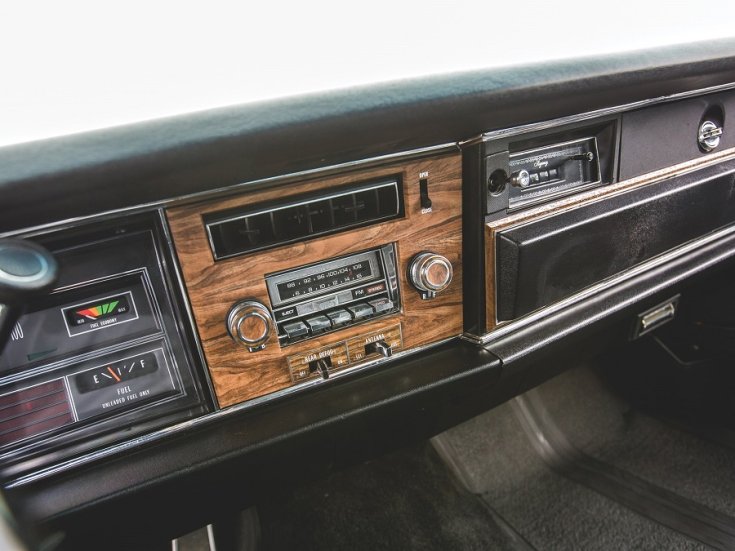 1976 Oldsmobile Regency 98, műszerfal, rádió, elölnézet, oldalnézet, balról