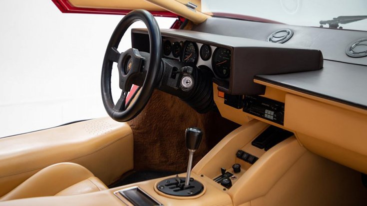 A Lamborghini Countach 5000S belseje