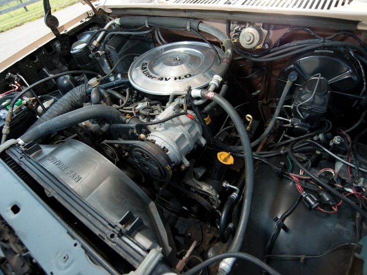 1984 Ford Bronco XLT, motortér, elölnézet, oldalnézet, jobbról, felülnézet