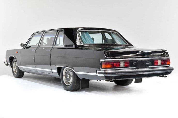 1985 GAZ M14 Csajka, fekete limuzin, hátulnézet, oldalnézet, balról
