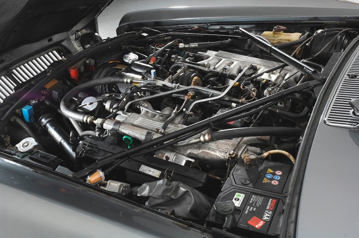 Jaguar XJ12 motortér
