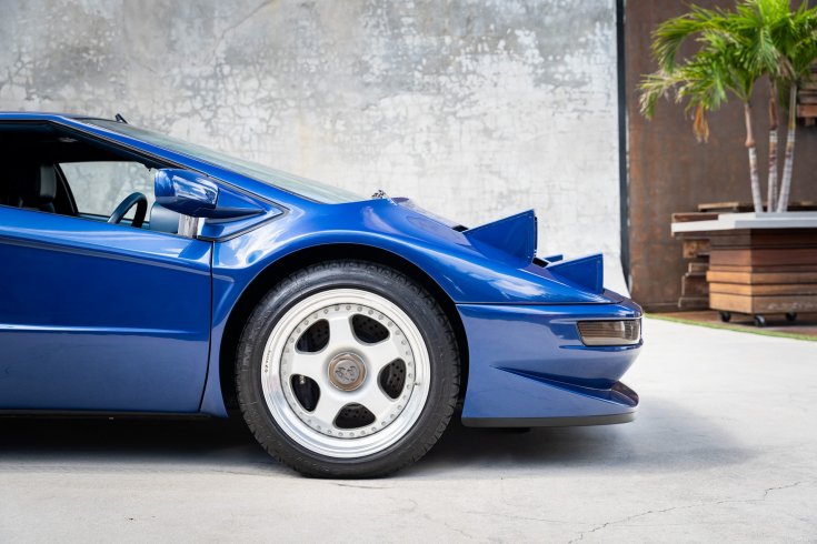 1993-as Cizeta V16T modell első része közelebbről, oldalról