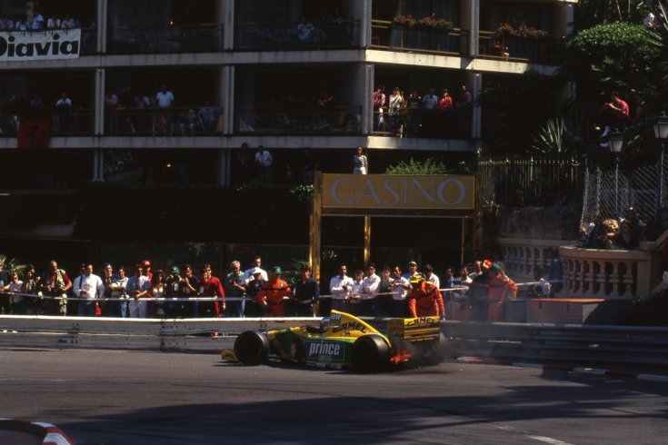 Schumacher motorja elfüstöl az 1993-as Monacói Nagydíjon