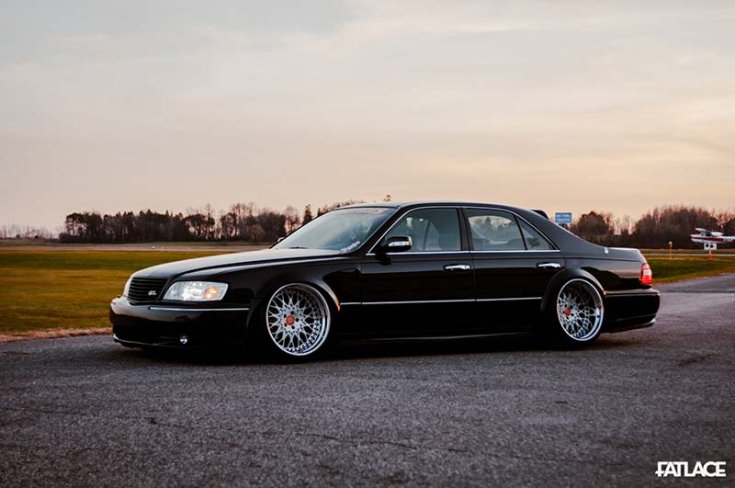 1998 Infiniti Q45 VIP tuning stílusban megépítve oldalról, fekete színben