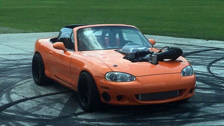 1999-es Mazda MX-5 Hellcat elölről