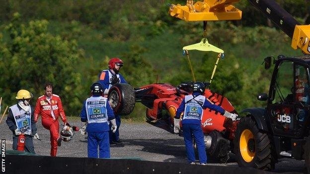 Vettel gépét emelik ki