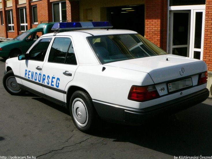 rendőrségi Mercedes W124