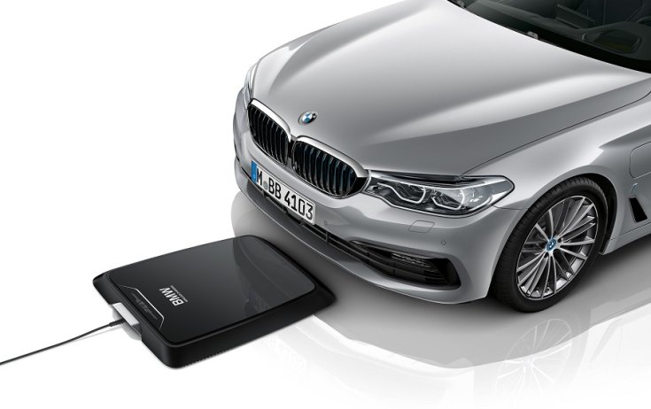 BMW 530e iPerformance vezeték nélküli töltés