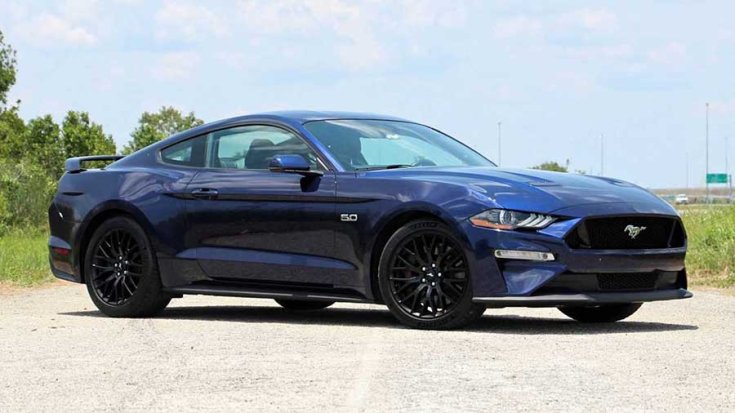 2018-as Ford Mustan oldalról