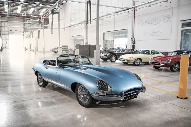 2018-as elektromos Jaguar E-Type elölről