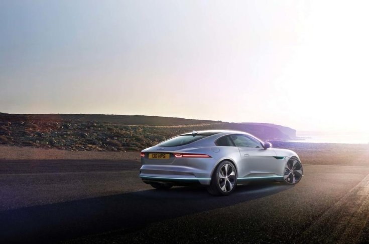 2018-as Jaguar F-Type hátulról