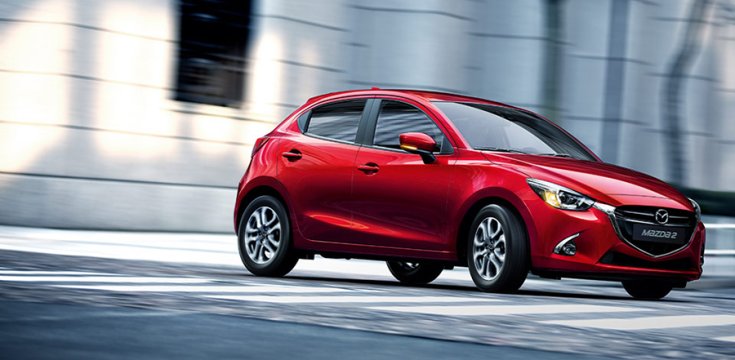 2018 Mazda 2 menetközben oldalról, KODO designnyelv