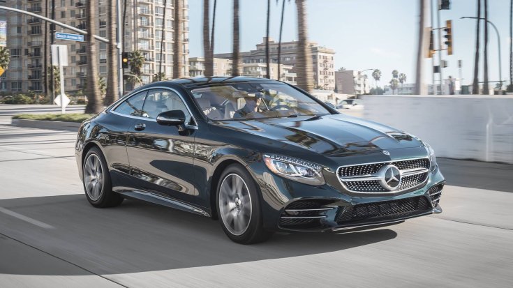 Mercedes S560 menet közben
