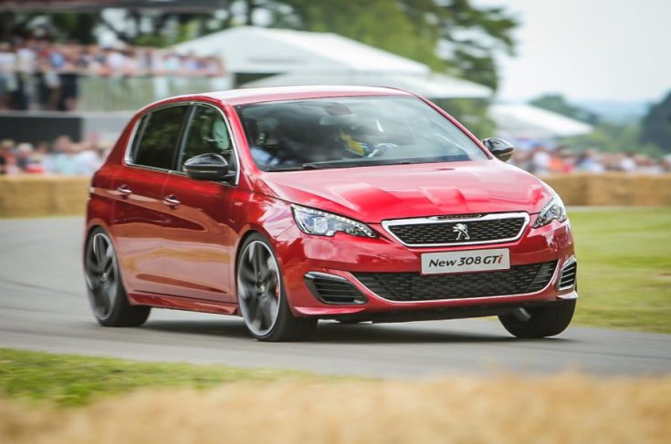 2018-as Peugeot 308 GTi pályán