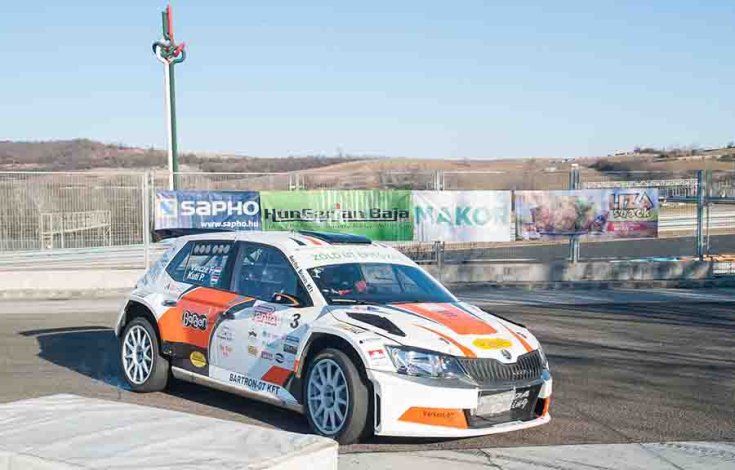 Skoda Fabia a 2017-es Szilveszter Rallye-ról, szemből fotózva