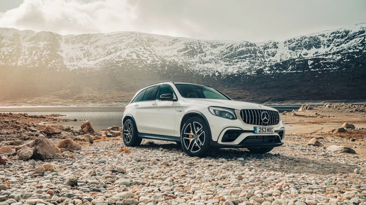 Mercedes-AMG GLC 63 S hegyi tó mellett