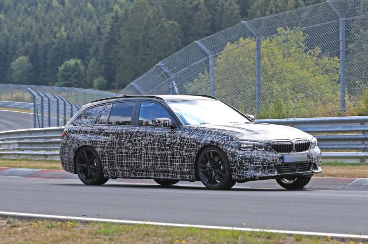 2019 BMW 3 Touring takarófóliában oldalról