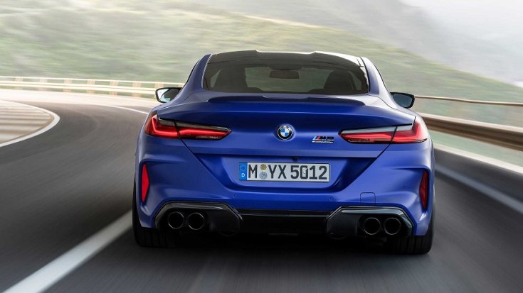 2019 BMW M8 hátulja