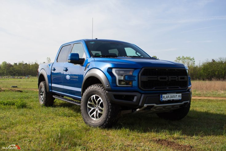2019-es Ford F150 Raptor elölről