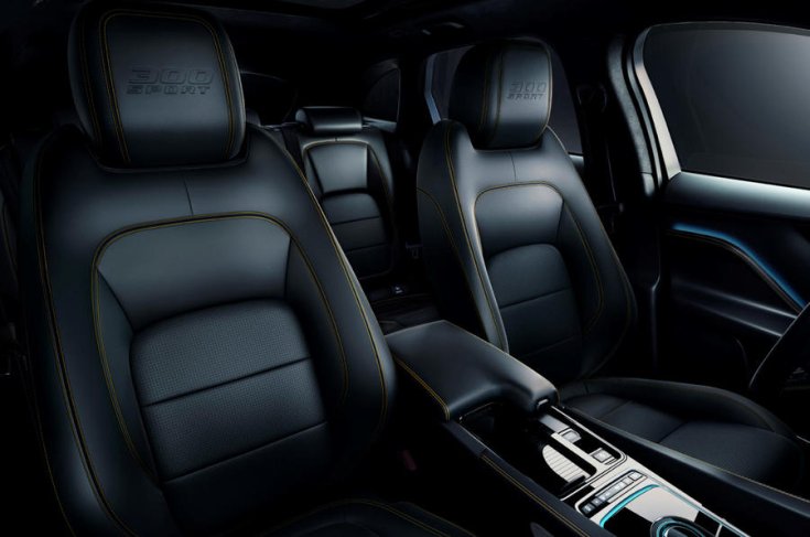 2019-es Jaguar F-Pace 300 Sport beltere