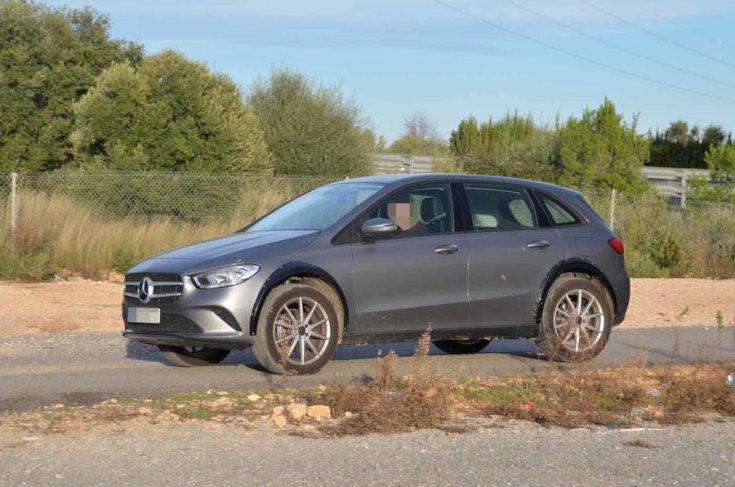 2019-es Mercedes EQ B kémfotó oldalról