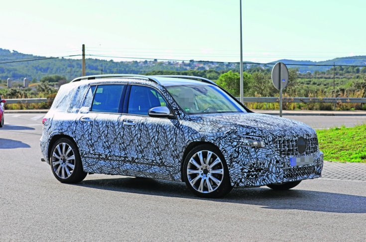 2019-es Mercedes GLB kémfotó oldalról