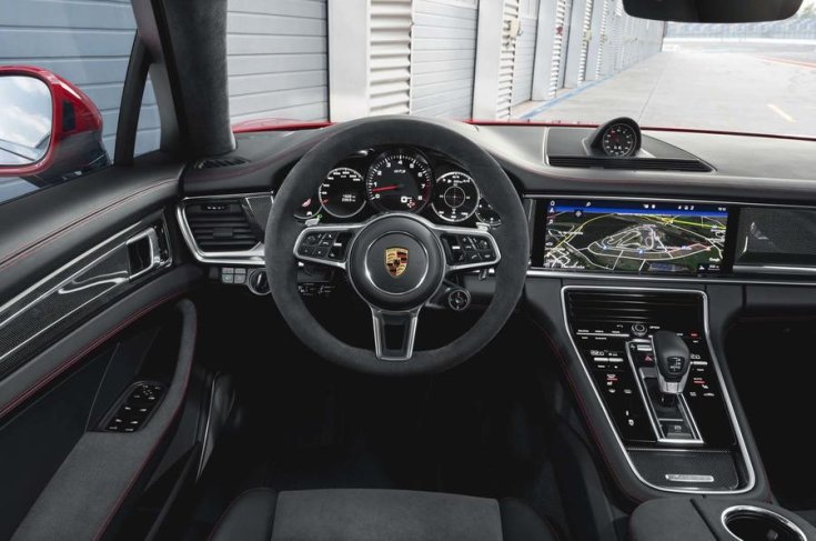 2019-es Porsche Panamera GTS műszerfala