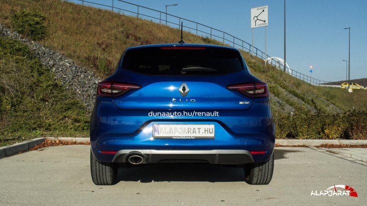 2020-as Renault Clio hátulról