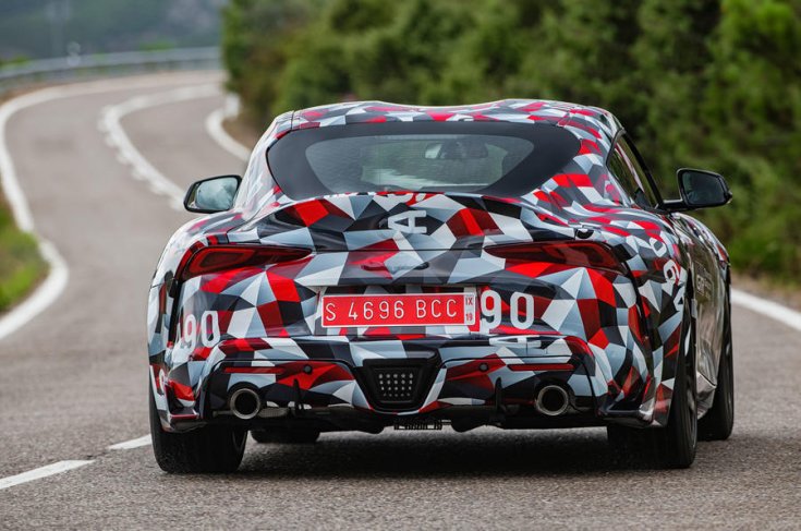 2019-es Toyota Supra kémfotó hátulról