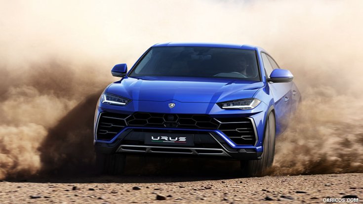 Lamborghini Urus sivatagos környezetben