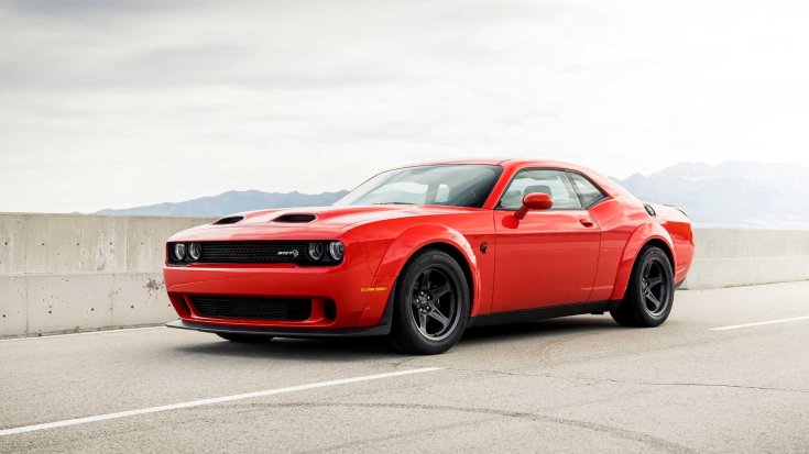 Dodge Challenger oldalról