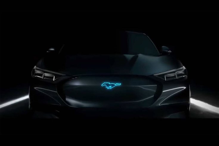 Ford Mach E tanulmányrajz szemből
