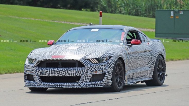 álcamatricázott 2020-as Ford Mustang Shelby GT500
