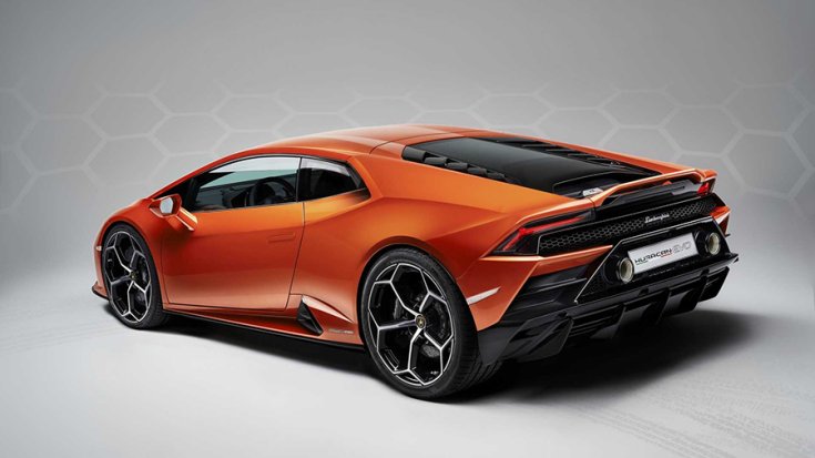 Lamborghini Huracán Evo hátulról fotózva
